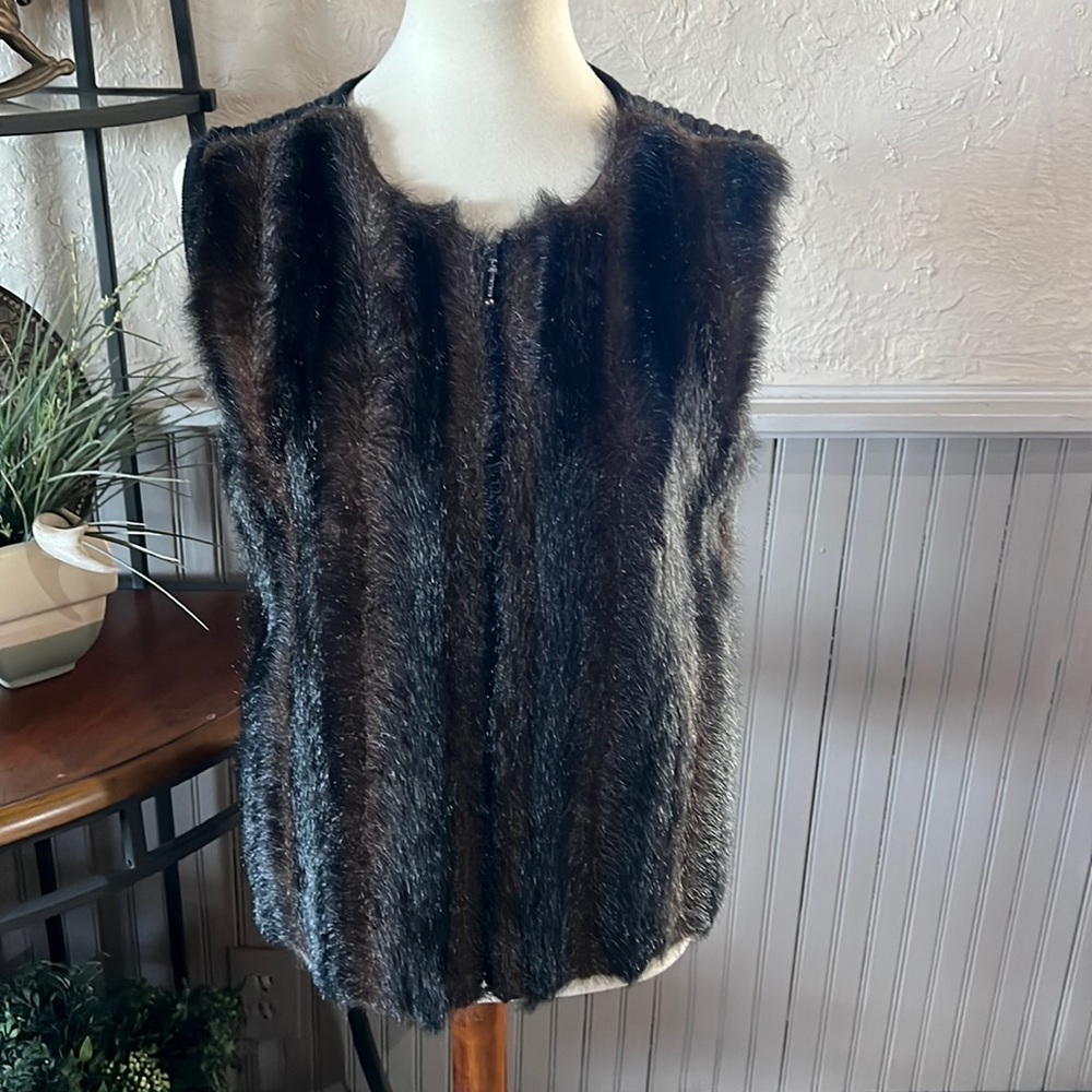 K-I-K-I-T Vest